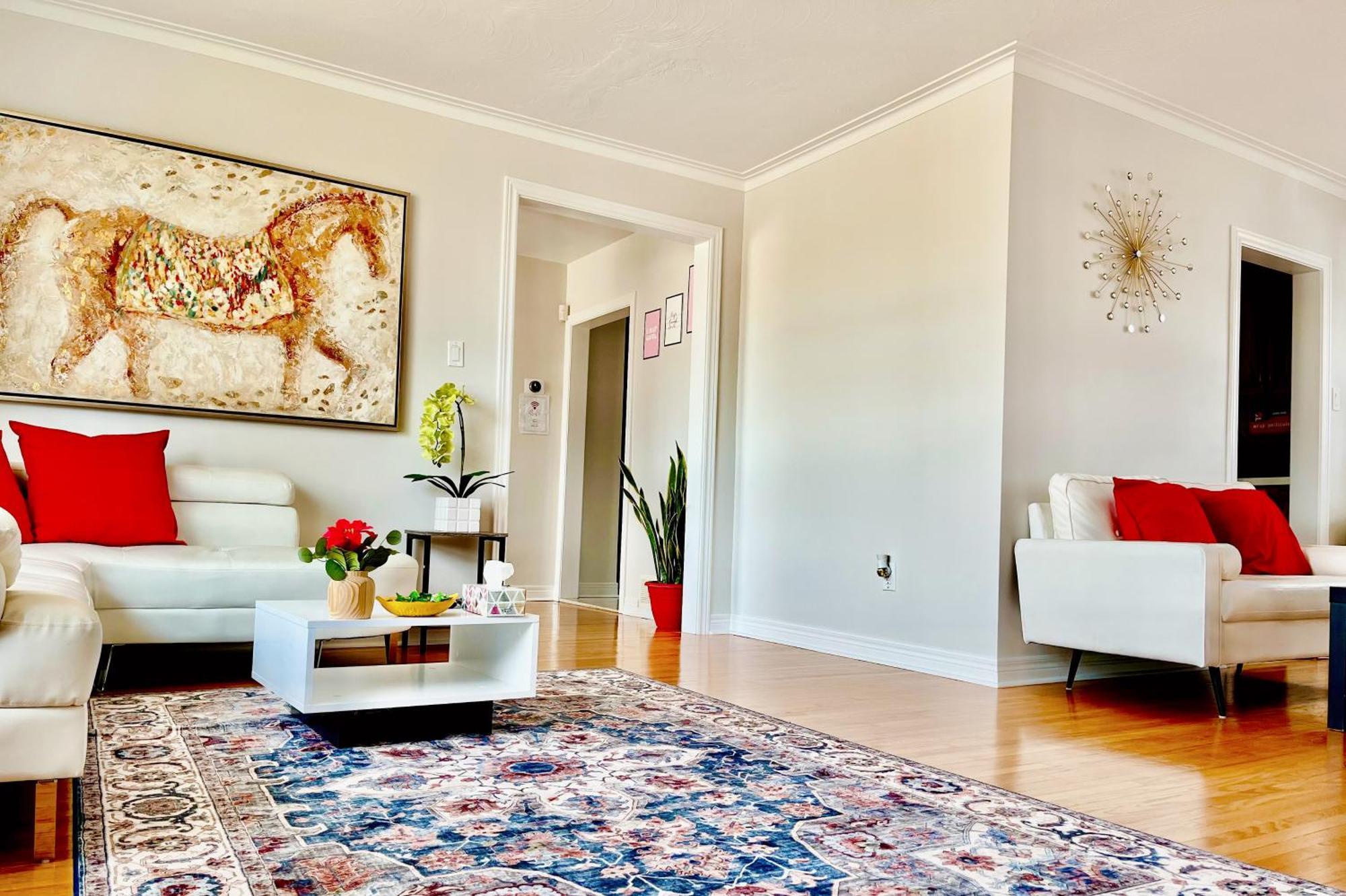Sunny House - Main Floor, Free Parking, In Toronto 호텔 외부 사진